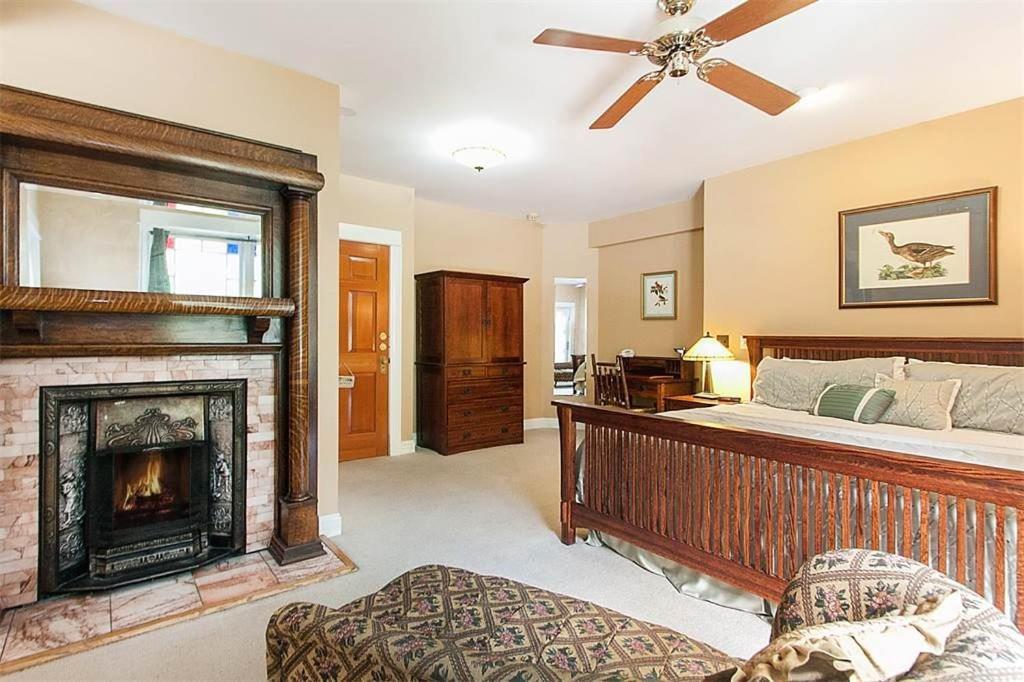 Alps Boulder Canyon Inn エクステリア 写真