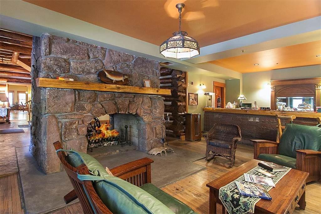 Alps Boulder Canyon Inn エクステリア 写真