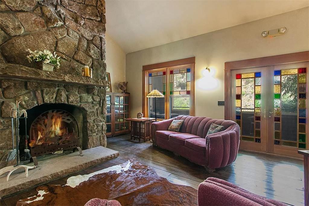Alps Boulder Canyon Inn エクステリア 写真