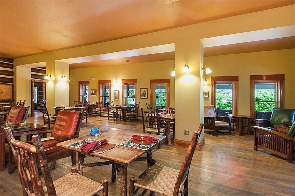 Alps Boulder Canyon Inn エクステリア 写真