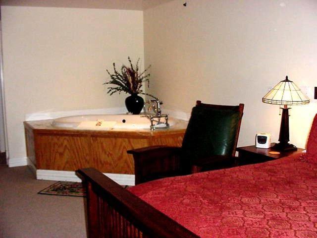 Alps Boulder Canyon Inn エクステリア 写真